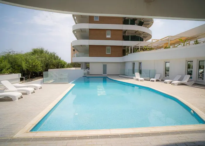 Διαμέρισμα Seaview Pearl In Mackenzie With Pool & Jacuzzi